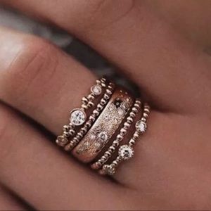 Boho 5 rose tone rings with Swarovski elements Coachella style